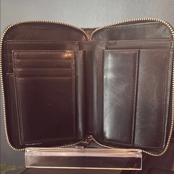 Ferragamo Black Leather Wallet - Picture 7 of 10
